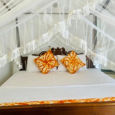 Bed and Breakfast Vogel Nest Midigama East Exterior foto