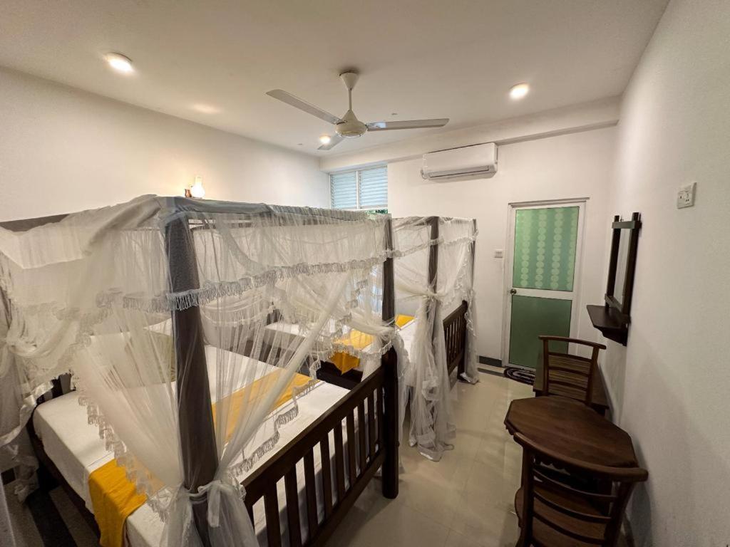 Bed and Breakfast Vogel Nest Midigama East Zimmer foto