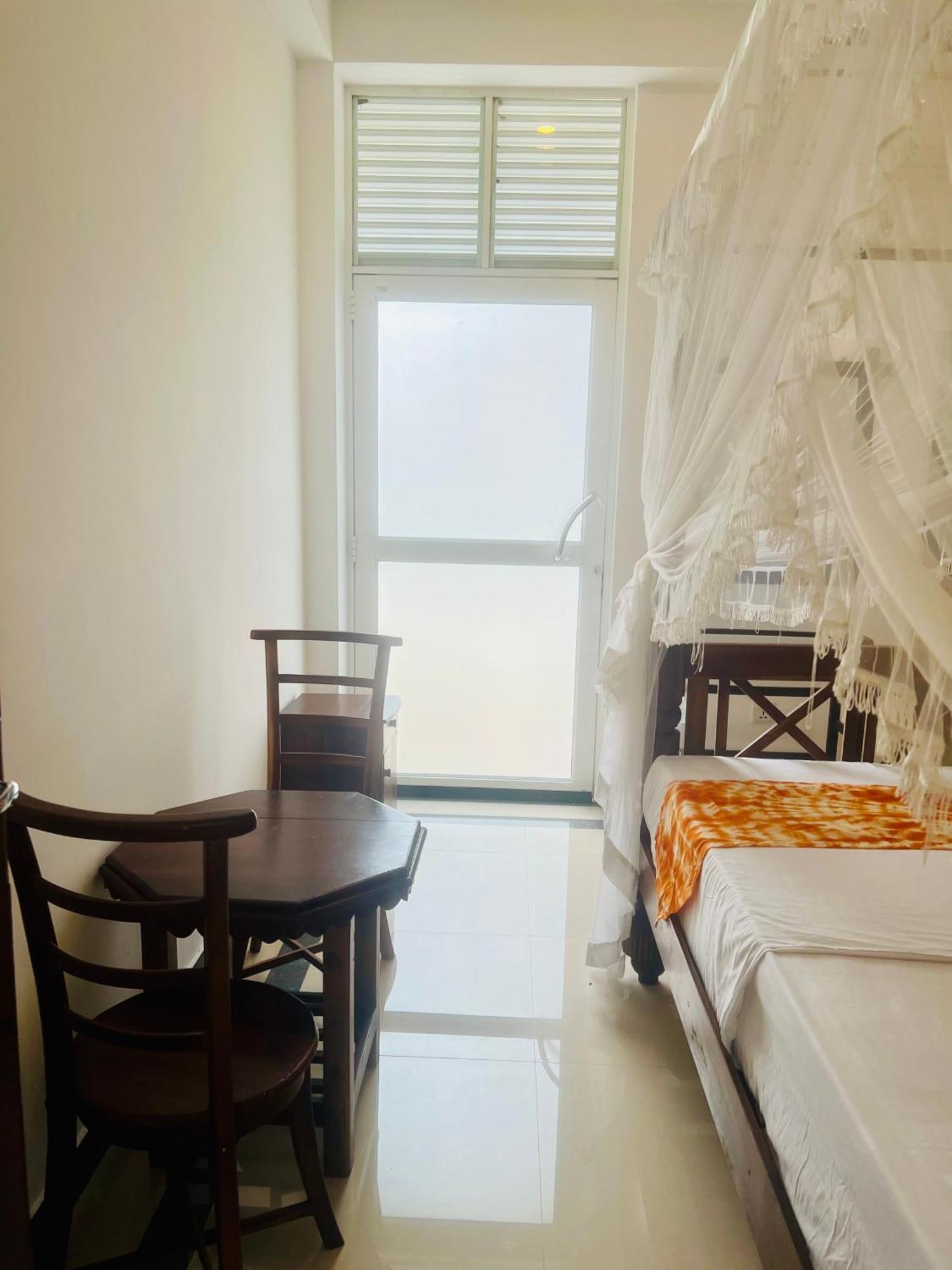 Bed and Breakfast Vogel Nest Midigama East Exterior foto