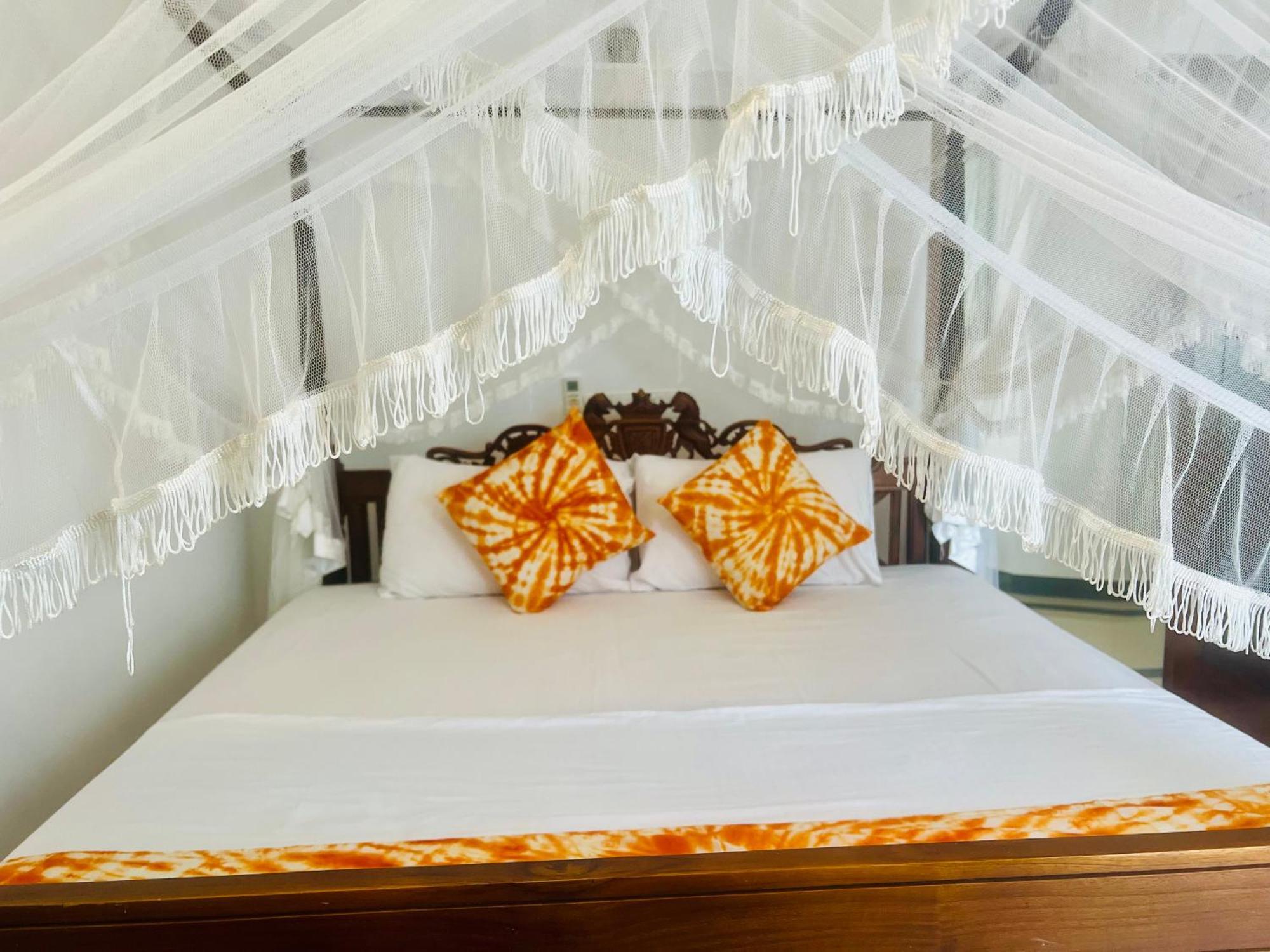 Bed and Breakfast Vogel Nest Midigama East Exterior foto
