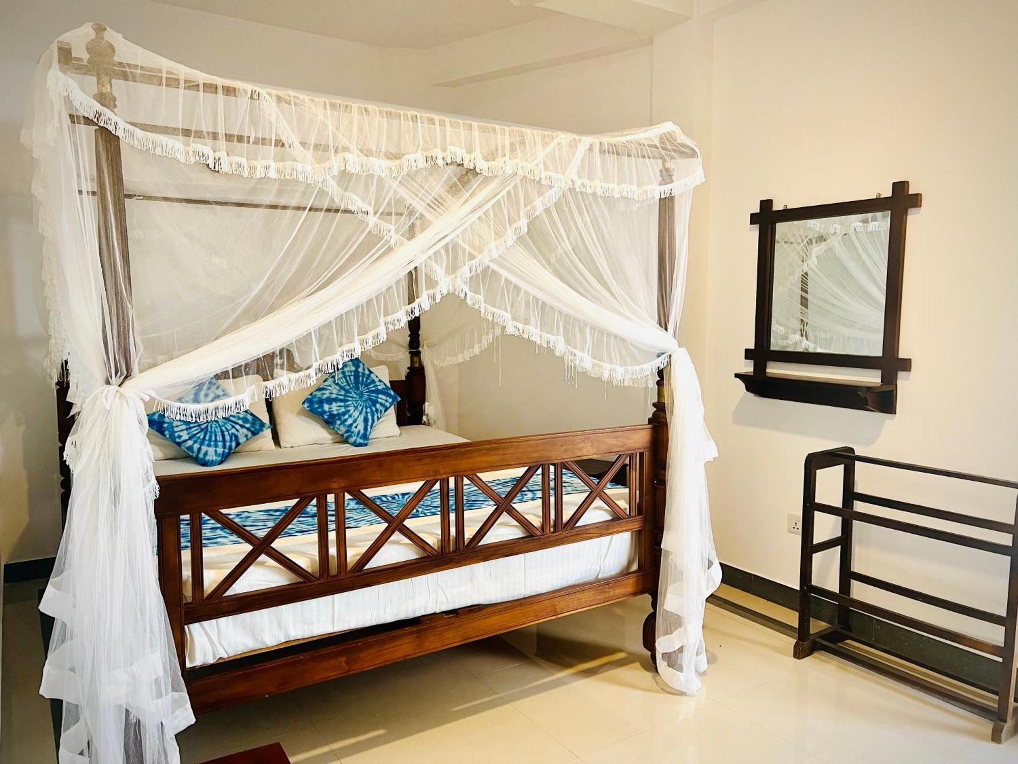 Bed and Breakfast Vogel Nest Midigama East Exterior foto