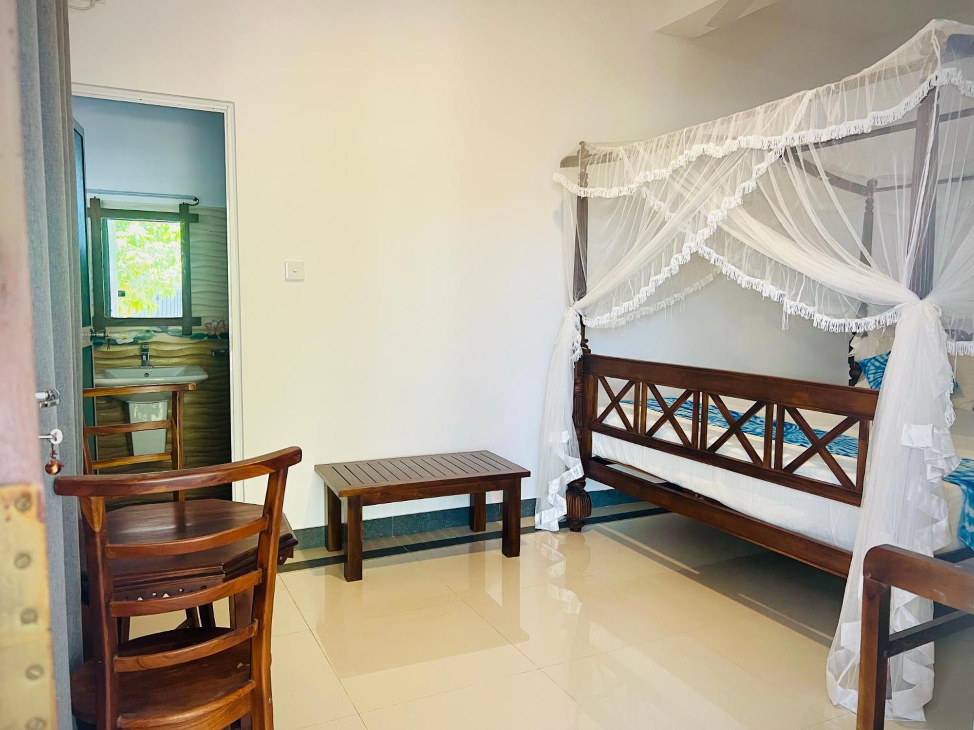 Bed and Breakfast Vogel Nest Midigama East Exterior foto