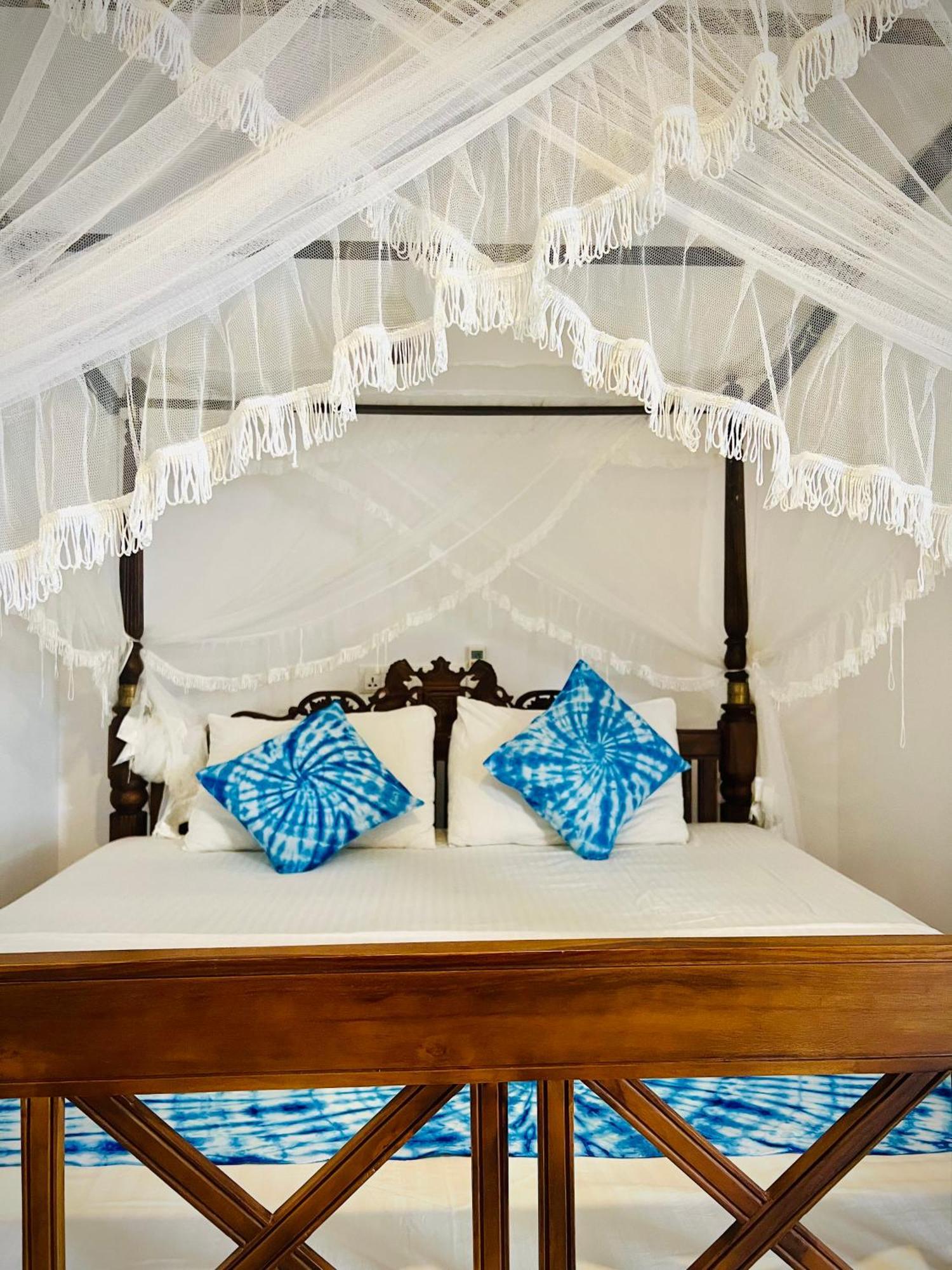 Bed and Breakfast Vogel Nest Midigama East Exterior foto