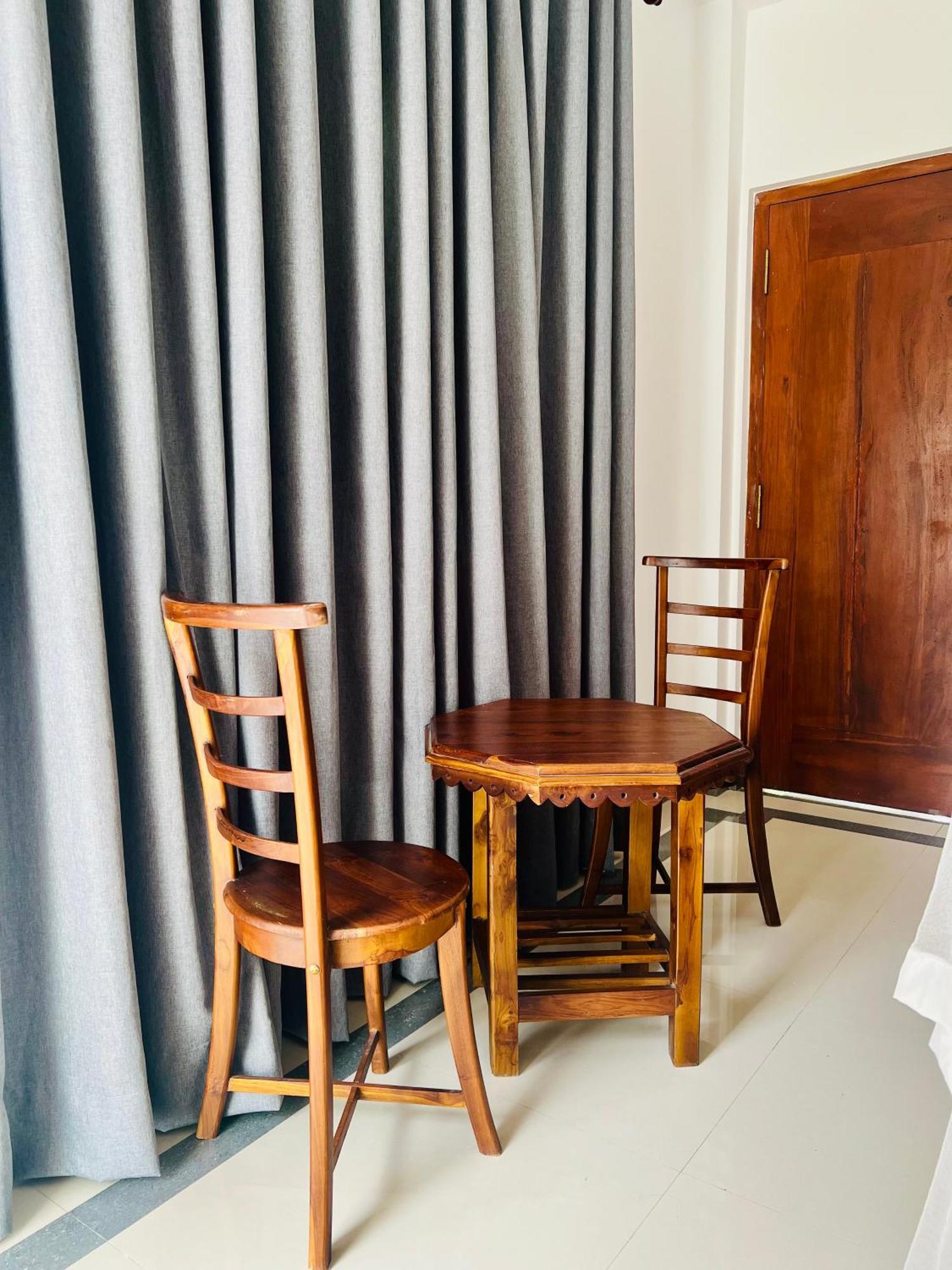 Bed and Breakfast Vogel Nest Midigama East Exterior foto